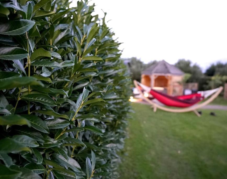 Romantic Retreat - Luxury Shepherds Hut + Hot Tub! Camborne Buitenkant foto