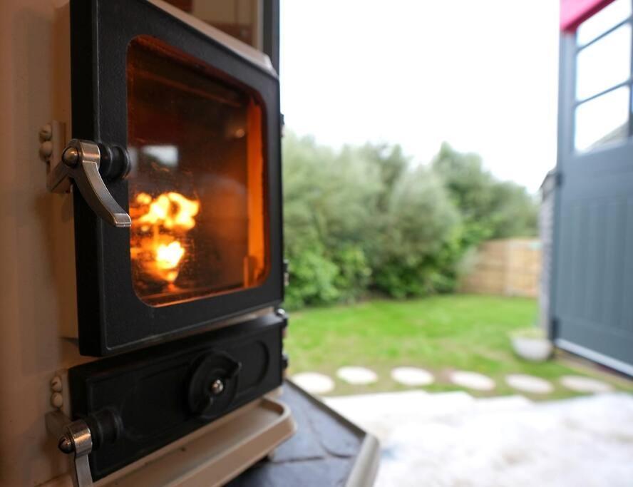 Romantic Retreat - Luxury Shepherds Hut + Hot Tub! Camborne Buitenkant foto