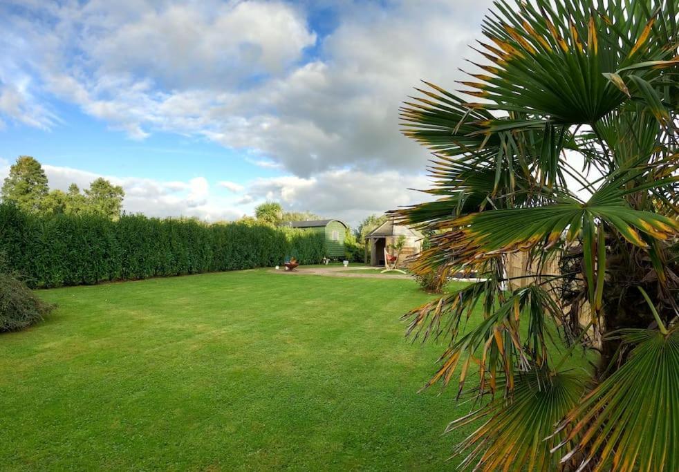 Romantic Retreat - Luxury Shepherds Hut + Hot Tub! Camborne Buitenkant foto