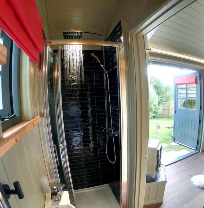 Romantic Retreat - Luxury Shepherds Hut + Hot Tub! Camborne Buitenkant foto